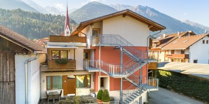 Pensionen - Tirol - Ferienwohnung "Gartenblick" 2-5 Personen 

Aussenansicht - Gasthof zum Stollhofer