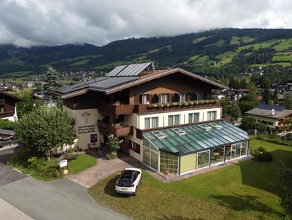 Pensionen - Umgebungsschwerpunkt: Berg - Tiroler Unterland - Hausansicht - Wellness Pension Hollaus