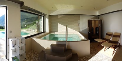 Pensionen - Pool - Italien - Unser Solo Indoor Hot Whirlpool hat 36°C und nach einer Wanderung ist das eine Wohltat! Die Infrarotkabine steht Ihnen auch kostenlos zur Verfügung. - Pension Plarserhof