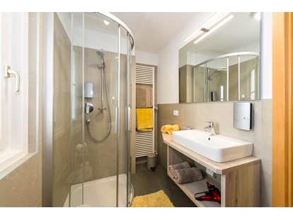 Pensionen - Skiverleih - Italien - Dusche Doppelzimmer ANNA - Haus Claudia