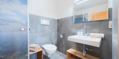 Pensionen - Kühlschrank - Italien - modernes Badezimmer - BIO-Bauernhof Inner-Glieshof