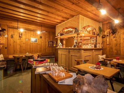 Pensionen - Sauna - Österreich - Hausbar mit gemütlichem Stüberl - ***Pension Sonnblickhof