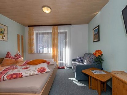 Pensionen - Umgebungsschwerpunkt: am Land - Pinzgau - Doppelzimmer mit Balkon - ***Pension Sonnblickhof