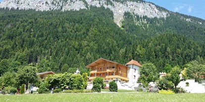 Pensionen - Frühstück: serviertes Frühstück - Tirol - Das Landhaus Ager befindet sich direkt neben dem Hotel AlpenSchlössl auf einer kleinen Hochebene 2,5 km vom Ortszentrum Söll am Wilden Kaiser entfernt. - Landhaus Ager