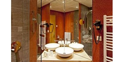 Pensionen - weitere Verpflegungsmöglichkeiten: Abendessen - Tirol - Badezimmer mit DU/WC im Landhaus Ager in Söll am Wilden Kaiser - Landhaus Ager