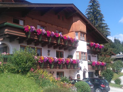Pensionen - Umgebungsschwerpunkt: am Land - Pinzgau - Haus Heidi im Sommer  - Haus Heidi