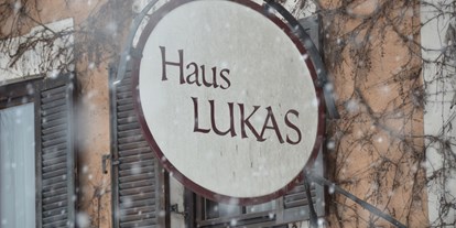 Pensionen - Parkplatz: gebührenpflichtig in Gehweite - Tiroler Unterland - Winter  - Haus Lukas 