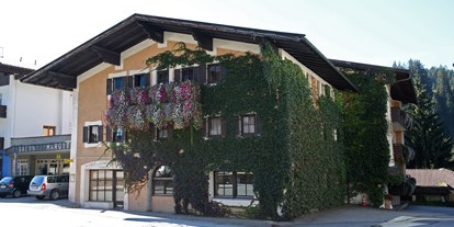Pensionen - Terrasse - Tirol - Sommer Außenansicht  - Haus Lukas 