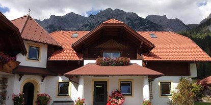 Pensionen - Garten - Schladming-Dachstein - Ferienhaus 160m²  Südansicht - Bio-Bauernhof Simonbauer