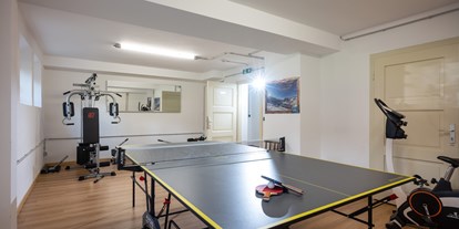 Pensionen - Pool - Tirol - Fitt bleiben und Tischtennis zu jeder Zeit - Hotel Garni Birkenhof & Apartments Rosenhof