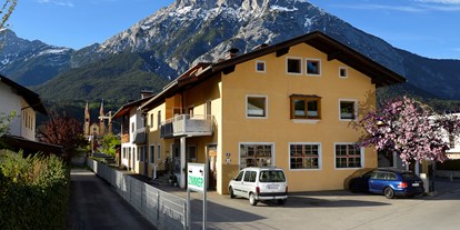 Pensionen - Parkplatz: kostenlos in Gehweite - Tirol - Willkommen im Haus Stubenböck in Telfs - Haus Stubenböck