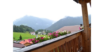 Pensionen - Frühstück: Frühstücksbuffet - Tirol - Sicht vom Balkon - Gasthof Alpenblick