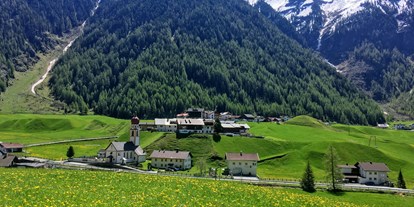 Pensionen - Terrasse - Tirol - Niederthai im Ötztal in Tirol Ferienwohnungen der Veitenhof Sommer - Bio & Reiterhof der Veitenhof