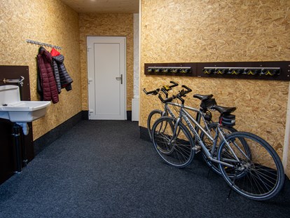 Pensionen - Fahrradverleih - Österreich - Ski- und Fahrradraum - DAS KLEEMANNs