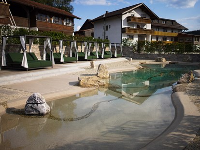Pensionen - Lagunen Pool mit Strandfeeling - Ferienwohnungen "Zum Kramerwirt"