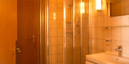 Pensionen - Art der Pension: Gasthaus mit Zimmervermietung - Österreich - Badezimmer im ersten Stock. - Alpengasthof Moser