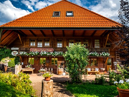Pensionen - Frühstück: Frühstücksbuffet - Baden-Württemberg - Unser 300 Jahre altes, sanft renoviertes Schwarzwaldhaus begrüßt Sie zu Ihrem erholsamen Urlaub - Gästehaus HolzerKreuz