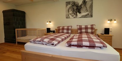 Pensionen - Umgebungsschwerpunkt: Fluss - Baden-Württemberg - Schlafzimmer - Ferienhaus LOTUS, Hof Stallegg