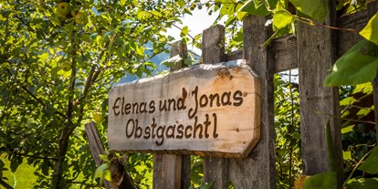 Pensionen - Garten - Pinzgau - Kinders Obstgarten von Kasoma errichtet - Obertrattenbachhof