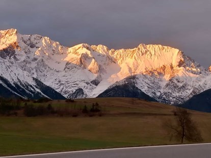 Pensionen - Tirol - Morgenimpression - KOMFORT-FEWO BERGWELT HAHNENKAMM   - Lechtal - So/Wi