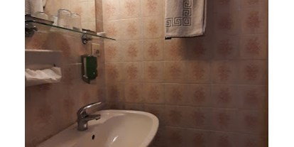 Pensionen - Wien - Badezimmer mit Dusche - Pension Lerner