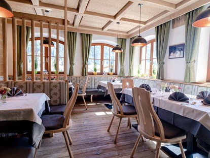 Pensionen - Restaurant - Stube im Alpengasthof Hohe Burg - Alpengasthof Hohe Burg