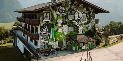 Pensionen - weitere Verpflegungsmöglichkeiten: Mittagessen - Pinzgau - Alpine Jungle Mural - BergBaur