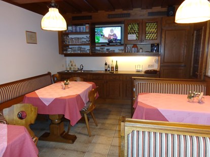 Pensionen - Restaurant - Salzburg - Gemütlicher Aufenthaltsraum mit vielen Spielen - Haus Helga