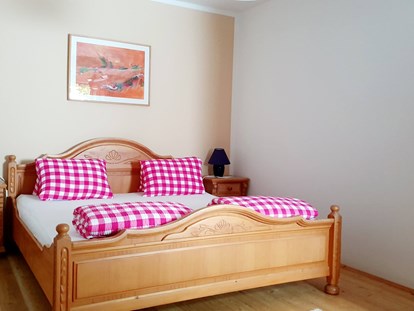 Pensionen - Umgebungsschwerpunkt: am Land - Schlafzimmer 1
1,80 m großes Doppelbett - Casa Zara
