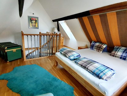 Pensionen - Umgebungsschwerpunkt: Strand - Schlafzimmer 2
1,80 m großes Doppelbett  
und eine Schafsofa für eine Person - Casa Zara